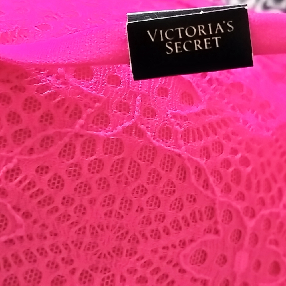 Victoria's Secret Lace Bralette NWOT - Picture 7 of 7